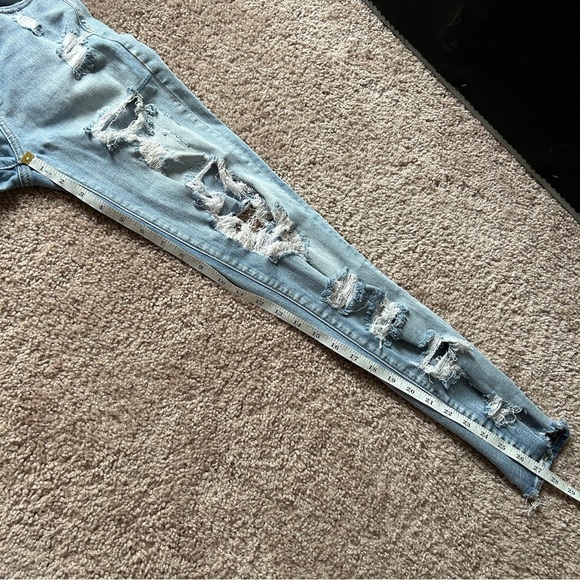 American Eagle Outfitters Super Stretch Distressed Light Wash Denim Jeans 2R - Picture 8 of 9